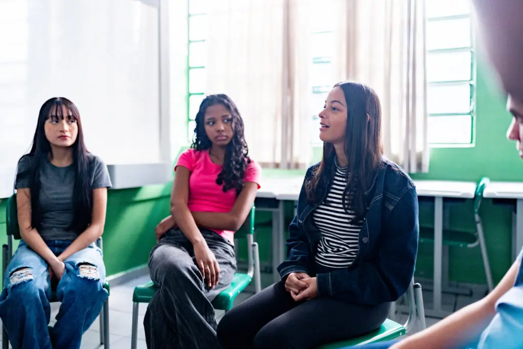 What can teens expect in a partial hospitalization program?